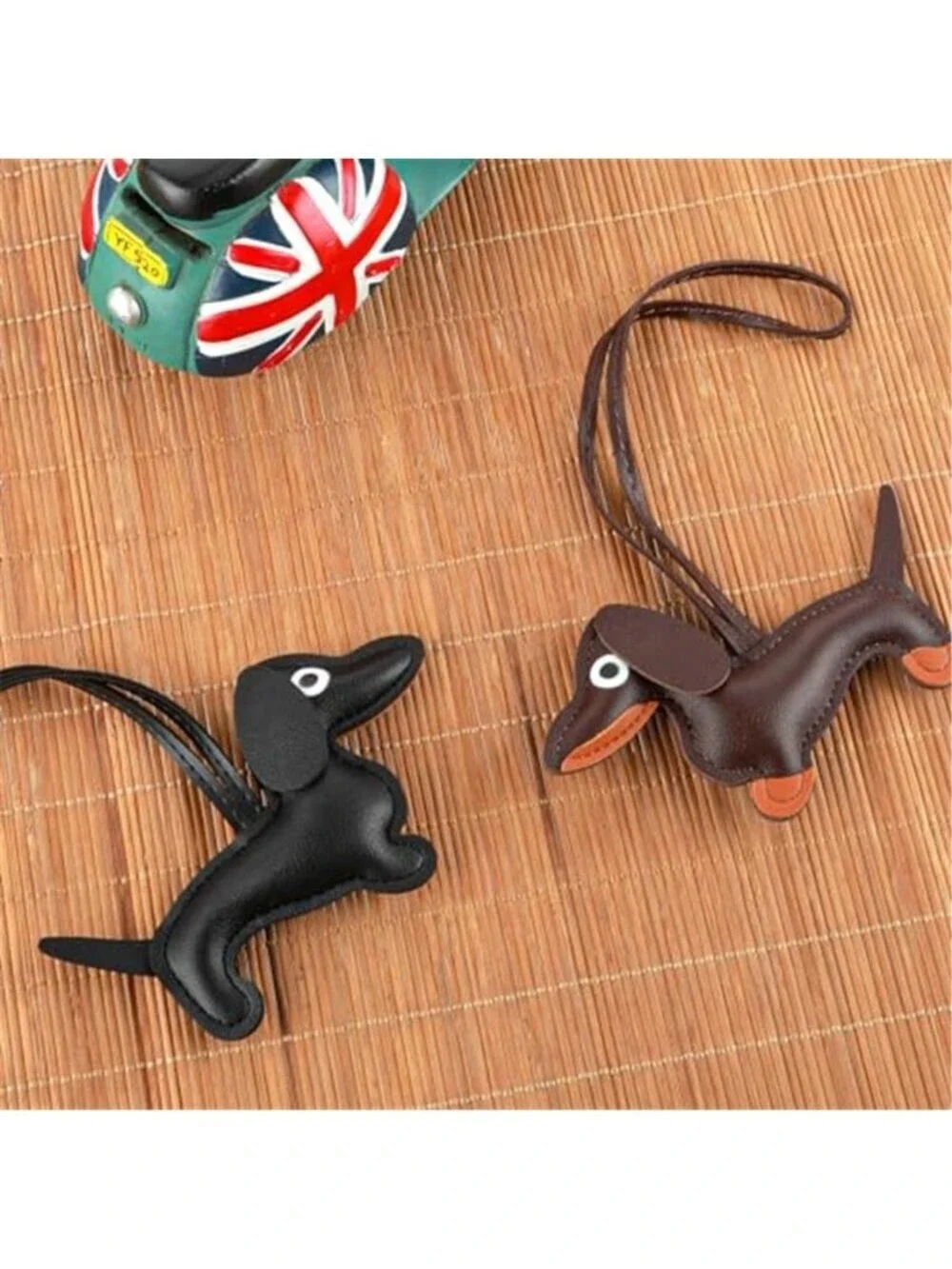 Dachshund Keychain, Dog Shaped Keychain Keyring Cute Leather Animal Key Holder